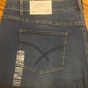 NWT Christopher & Banks Straight 22W Average Jean